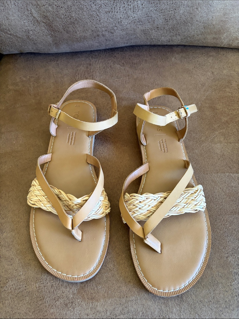 Women’s toms sandals